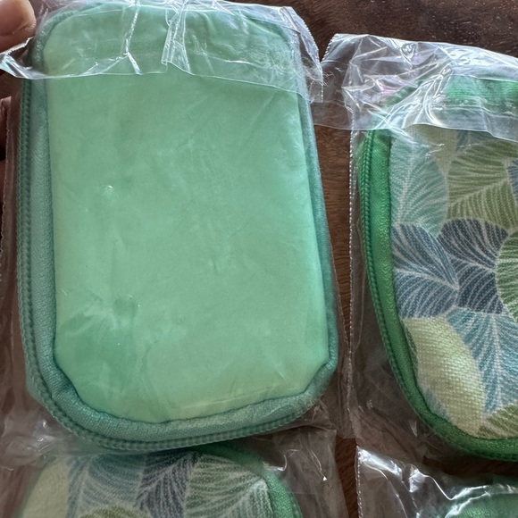 Lot of Essential Oil Keychains (only 8) - Picture 3 of 6